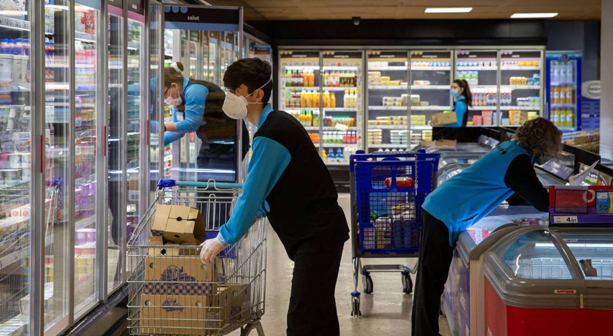 Durante el jueves 15, los supermercados cerrarán a las 14 horas