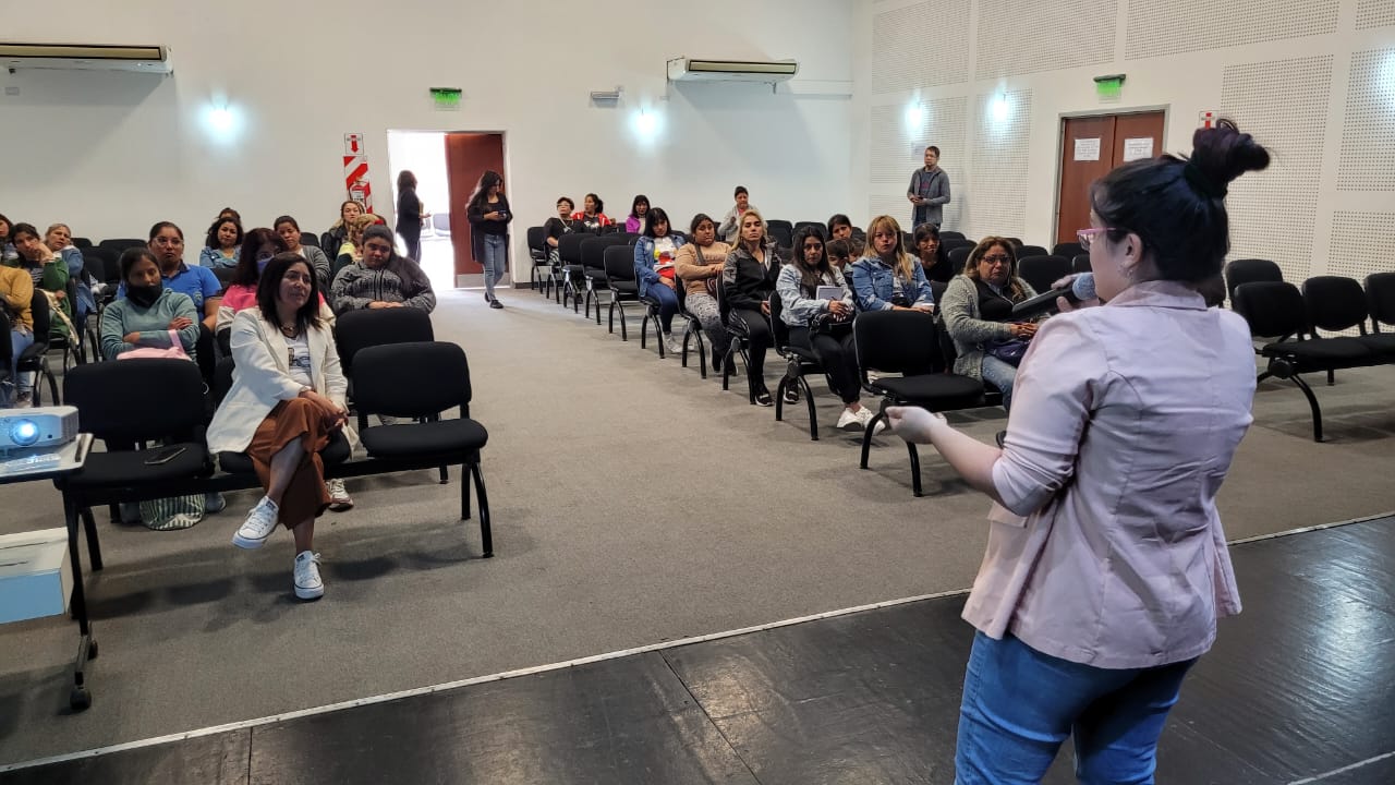 La Municipalidad brinda charlas para potenciar la creación de emprendimientos