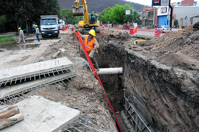 La pavimentación de calle Los Manzanos está próxima a concluirse