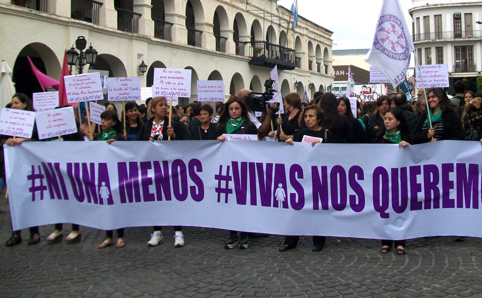Cómo se preparan las salteñas para el 8M  