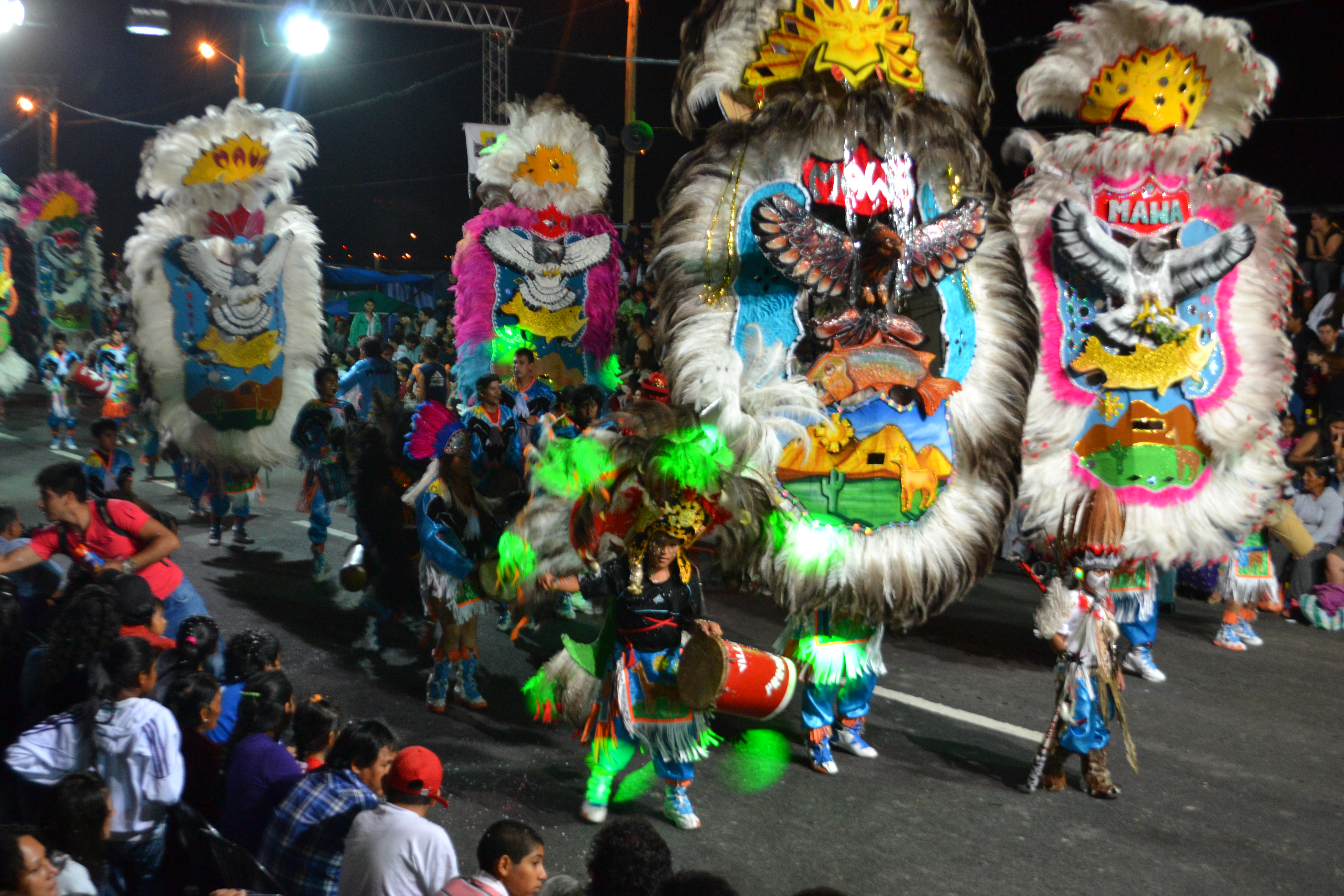 Hoy se vivirá la tercera noche de los Corsos en la Avenida del Carnaval