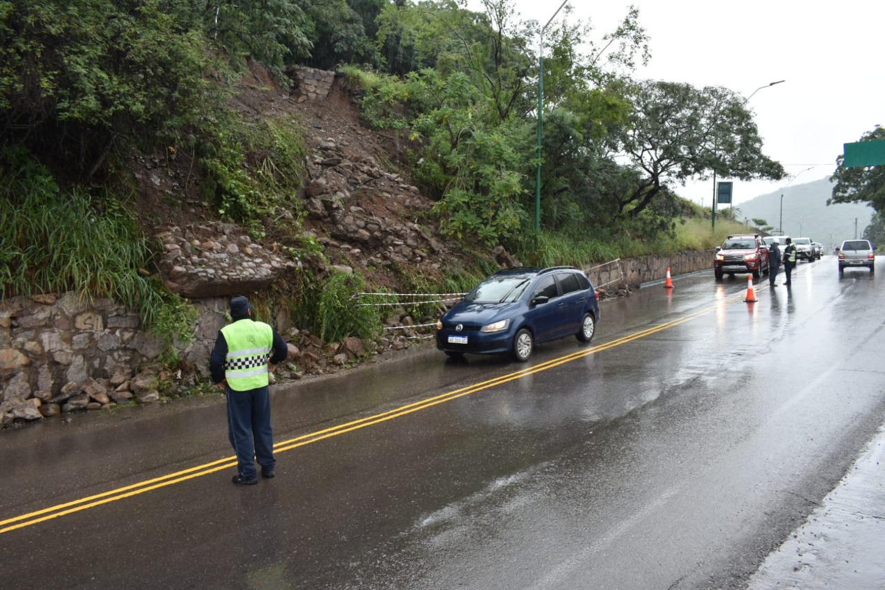 Operativo de tránsito en Avda. Asunción por obras en la ladera del cerro San Bernardo