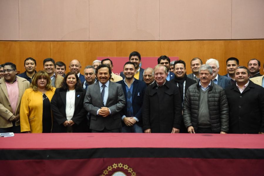 Presentaron una línea de créditos por $50 millones para los 60 municipios