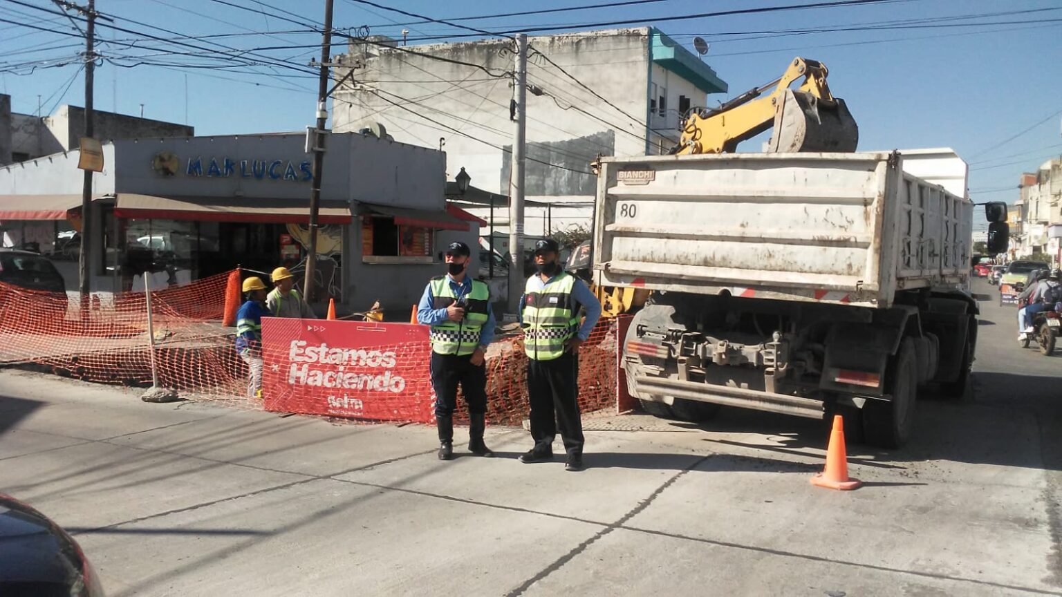 Continúan las obras en la calzada en Avda. Jujuy, entre Caseros y Alvarado