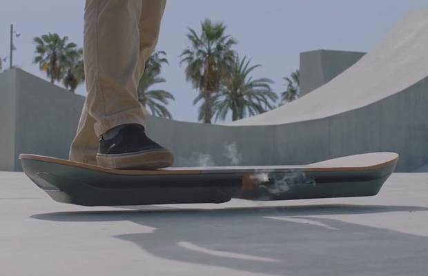 Toyota crea una “aerotabla” al estilo “Regreso al futuro”
