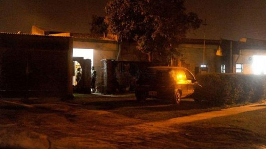 Murió atropellado por su esposa cuando le ensañaba a estacionar.