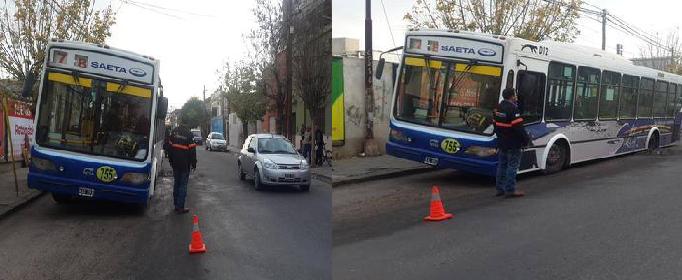 Los baches del oficio. Un colectivo se hundió en la calle